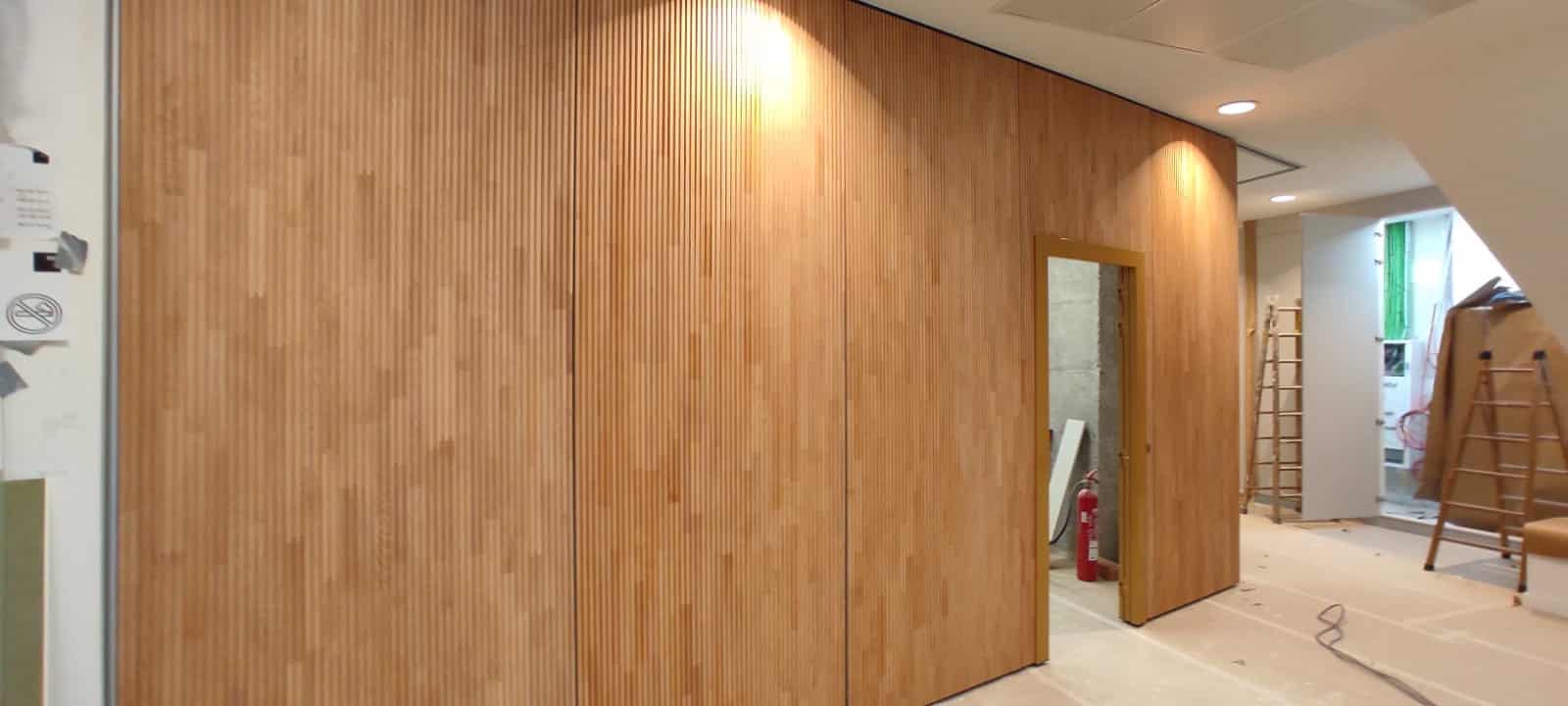 Tabique móvil de madera en oficina - Vimetra.com