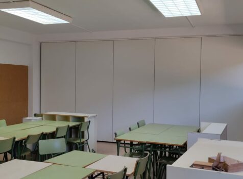 Tabique móvil en centro educativo de Altura - Vimetra.com