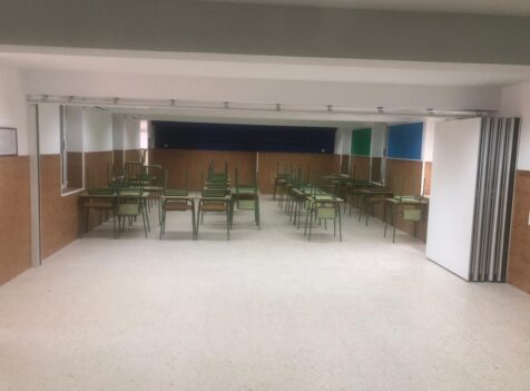 Tabique móvil plegado en centro educativo de Jerez - Vimetra.com